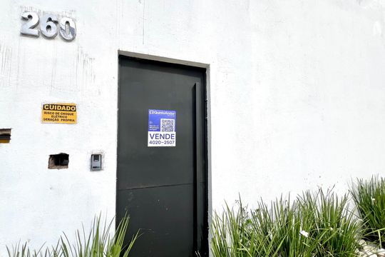 Placa QuintoAndar  de casa à venda com 3 quartos, 500m² em Trevo, Belo Horizonte