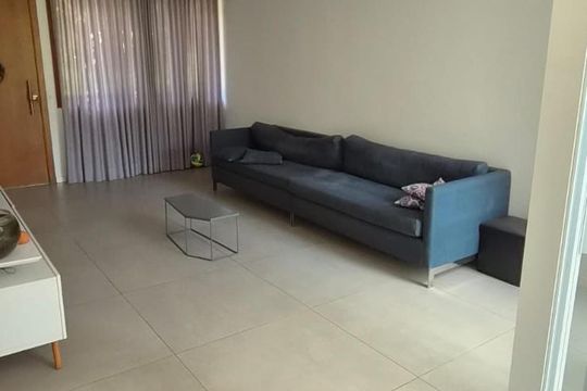 Sala de casa de condomínio à venda com 4 quartos, 300m² em Suru, Barueri