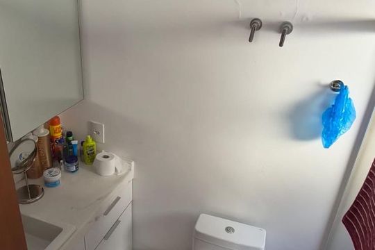 Banheiro de casa de condomínio para alugar com 4 quartos, 300m² em Suru, Barueri