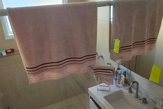 Banheiro de casa de condomínio para alugar com 4 quartos, 300m² em Suru, Barueri