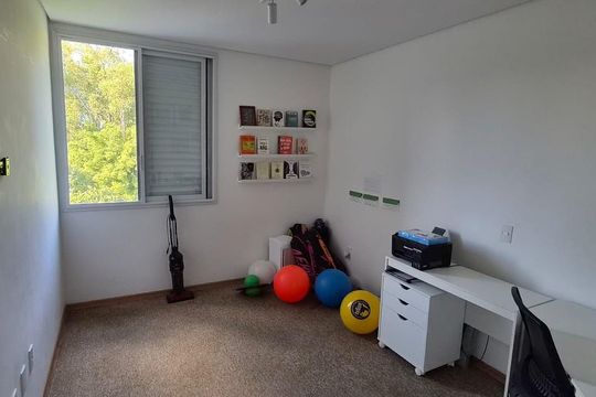 Quarto de casa de condomínio para alugar com 4 quartos, 300m² em Suru, Barueri