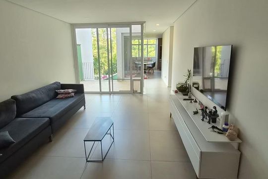 Casa de Condomínio para alugar com 4 quartos, 300m² em Suru, Barueri