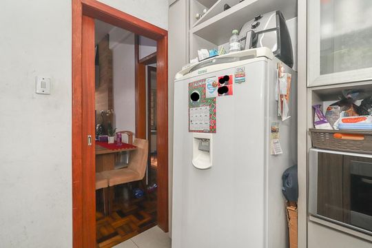 Cozinha de apartamento à venda com 2 quartos, 57m² em Floresta, Porto Alegre
