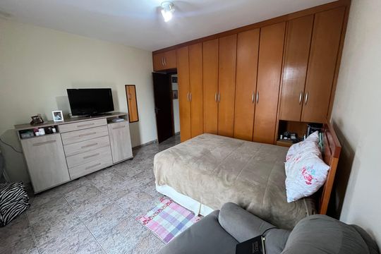 Casa à venda com 3 quartos, 250m² em Jardim Maria Virginia, São Paulo
