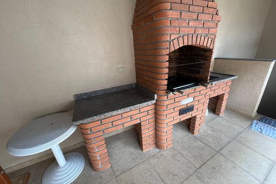 Churrasqueira  de casa à venda com 3 quartos, 250m² em Jardim Maria Virginia, São Paulo
