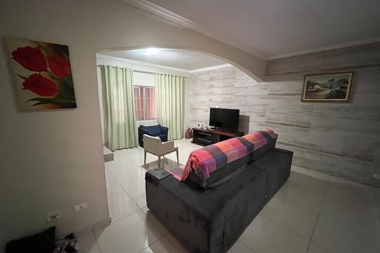 Sala de casa à venda com 3 quartos, 250m² em Jardim Maria Virginia, São Paulo