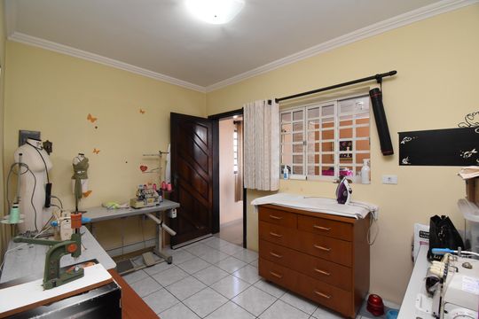 Quarto de Serviço de casa à venda com 3 quartos, 202m² em Capão da Imbuia, Curitiba