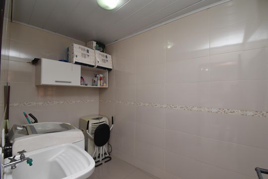 Área de Serviço de casa à venda com 3 quartos, 202m² em Capão da Imbuia, Curitiba
