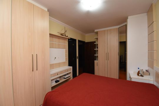 Suíte de casa à venda com 3 quartos, 202m² em Capão da Imbuia, Curitiba