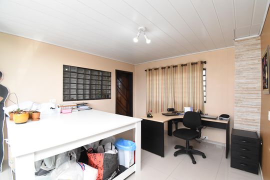 Escritório de casa à venda com 3 quartos, 202m² em Capão da Imbuia, Curitiba