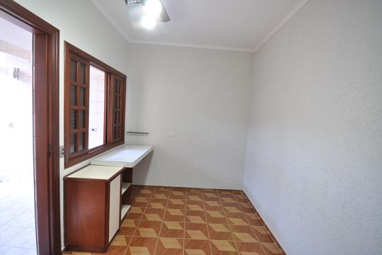 Quarto de Serviço de casa à venda com 3 quartos, 220m² em Jardim Virginia Bianca, São Paulo
