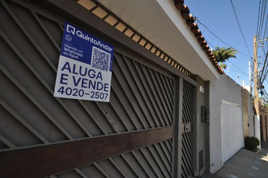 Placa de casa à venda com 3 quartos, 220m² em Jardim Virginia Bianca, São Paulo
