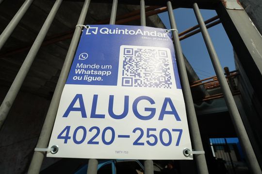 Placa de casa para alugar com 1 quarto, 60m² em Santa Terezinha, Santo André