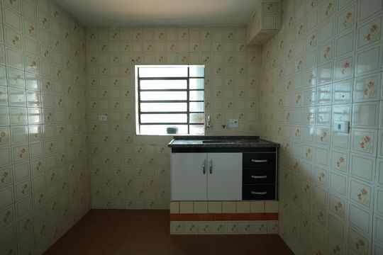 Cozinha de casa para alugar com 1 quarto, 60m² em Santa Terezinha, Santo André