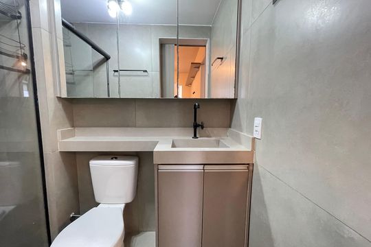 Banheiro de apartamento à venda com 1 quarto, 28m² em Ferreira, São Paulo