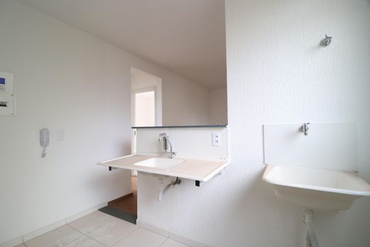 Cozinha de apartamento para alugar com 2 quartos, 50m² em Vila Maria, Uberlândia