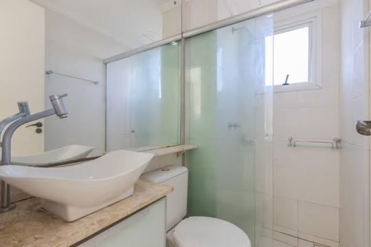 Banheiro de apartamento para alugar com 2 quartos, 57m² em Igara, Canoas
