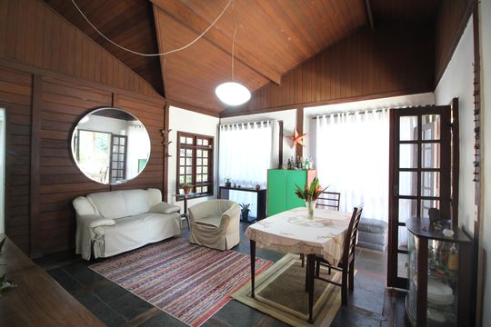 Sala de casa de condomínio à venda com 5 quartos, 275m² em Jacarepaguá, Rio de Janeiro