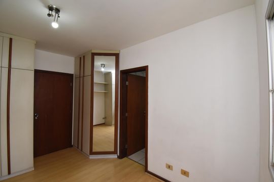 Suíte de apartamento para alugar com 3 quartos, 114m² em Batel, Curitiba