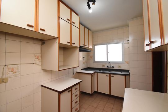 Cozinha de apartamento para alugar com 3 quartos, 114m² em Batel, Curitiba