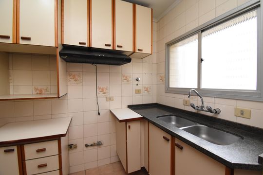 Cozinha de apartamento para alugar com 3 quartos, 114m² em Batel, Curitiba