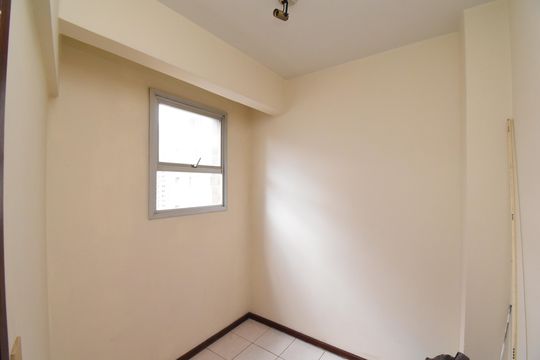 Quarto de serviço de apartamento para alugar com 3 quartos, 114m² em Batel, Curitiba