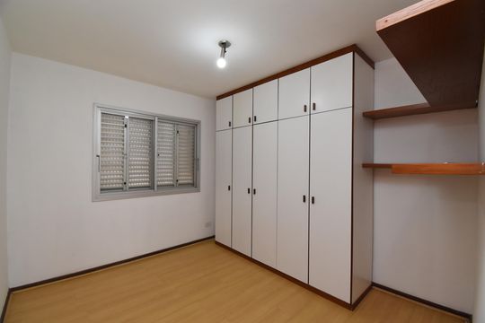 Quarto 2 de apartamento para alugar com 3 quartos, 114m² em Batel, Curitiba
