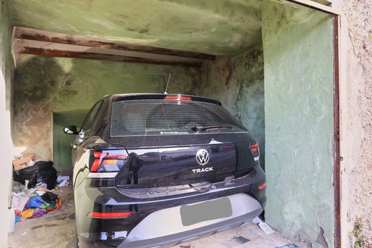 Garagem de casa à venda com 3 quartos, 200m² em São Cristóvão, Belo Horizonte