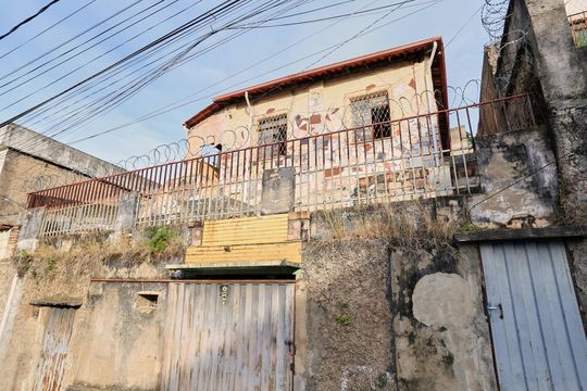 Fachada de casa à venda com 3 quartos, 200m² em São Cristóvão, Belo Horizonte