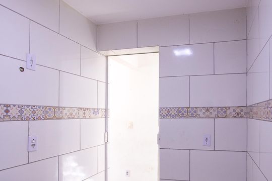 Cozinha de casa de condomínio para alugar com 2 quartos, 90m² em Colubandê, São Gonçalo