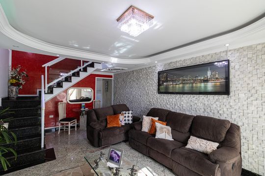 Sala de casa à venda com 3 quartos, 249m² em Jardim Santa Maria, São Paulo