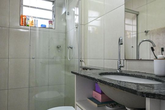 Banheiro de apartamento à venda com 3 quartos, 69m² em Paraíso do Morumbi, São Paulo