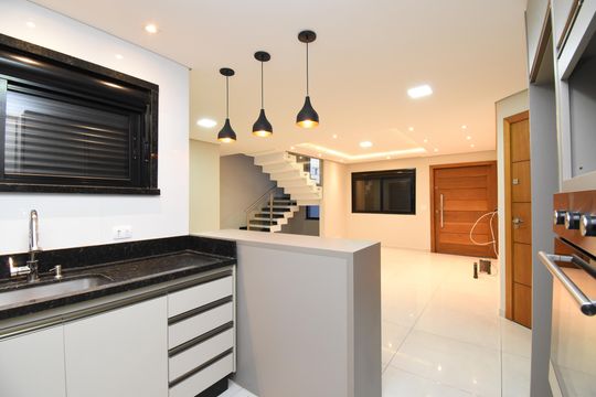 Sala/Cozinha de casa à venda com 3 quartos, 200m² em Tingui, Curitiba