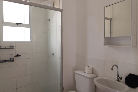 Banheiro de apartamento à venda com 2 quartos, 52m² em Trevo, Belo Horizonte
