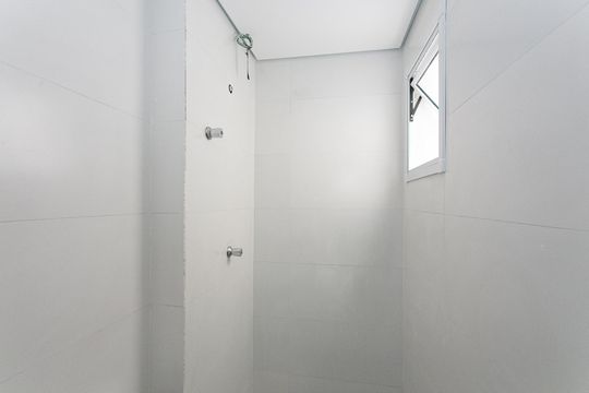 Banheiro de kitnet/studio à venda com 1 quarto, 20m² em Vila Esperança, São Paulo