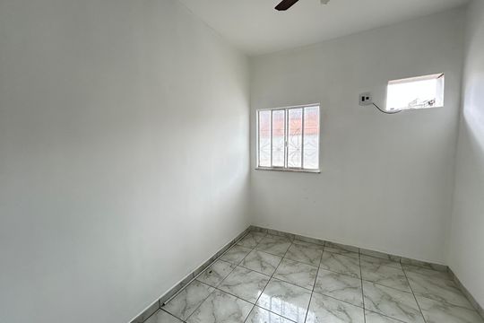 Quarto 2 de casa à venda com 4 quartos, 200m² em Inhaúma, Rio de Janeiro