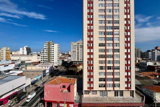 Vista da janela de apartamento à venda com 2 quartos, 66m² em Centro, Campinas