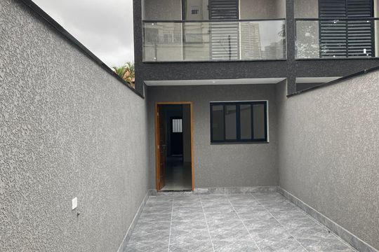 Área externa de casa à venda com 2 quartos, 80m² em Vila Polopoli, São Paulo