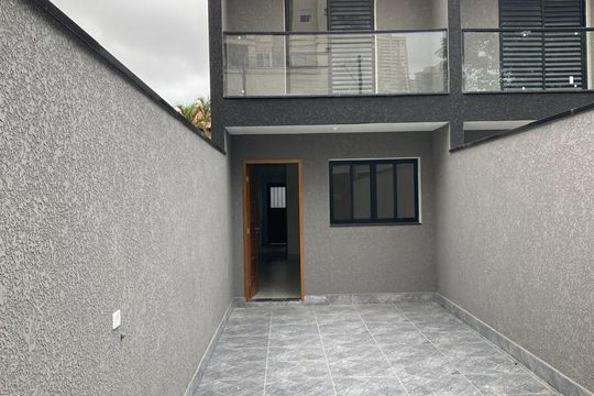 Área externa de casa à venda com 2 quartos, 80m² em Vila Polopoli, São Paulo