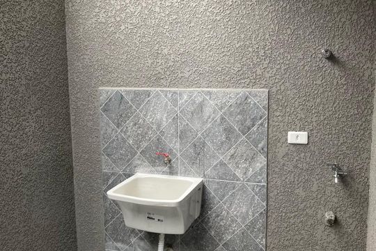 Área de serviço de casa à venda com 2 quartos, 80m² em Vila Polopoli, São Paulo