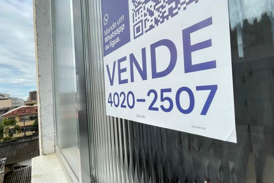 Plaquinha de apartamento à venda com 3 quartos, 99m² em Tijuca, Rio de Janeiro