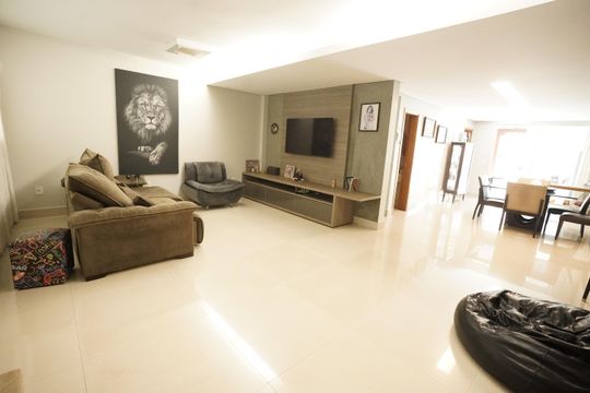 Casa de Condomínio para alugar com 4 quartos, 193m² em Parque Anhanguera, Goiânia