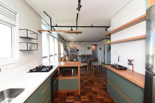 Cozinha de apartamento à venda com 1 quarto, 70m² em São Francisco, Curitiba