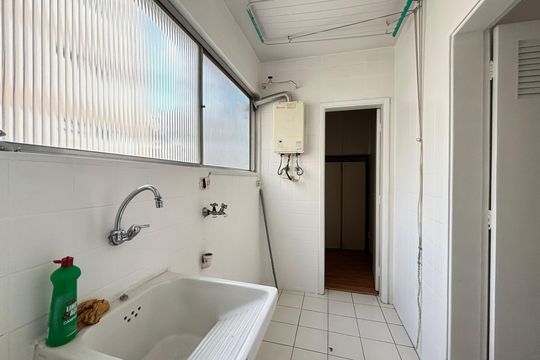 Área de Serviço de apartamento para alugar com 2 quartos, 112m² em Indianópolis, São Paulo