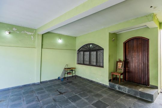 Garagem de casa à venda com 3 quartos, 130m² em Parque Sao Domingos, São Paulo