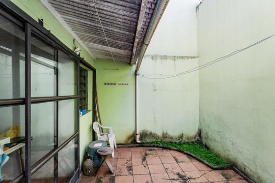 Quintal de casa à venda com 3 quartos, 130m² em Parque Sao Domingos, São Paulo