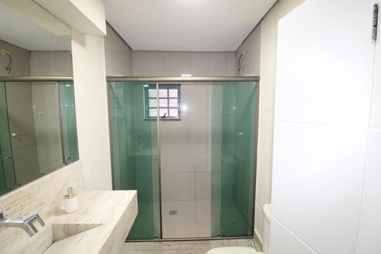 Banheiro de casa à venda com 2 quartos, 60m² em Vila Ester (zona Norte), São Paulo