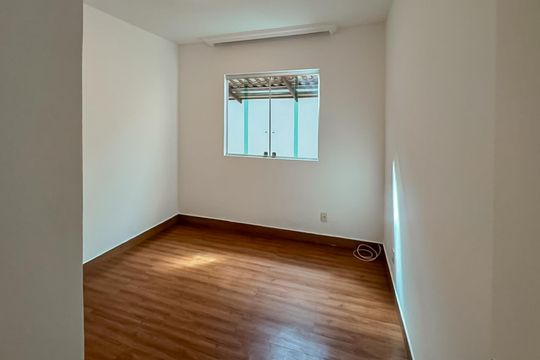 Casa para alugar com 3 quartos, 120m² em Horto Florestal, Belo Horizonte