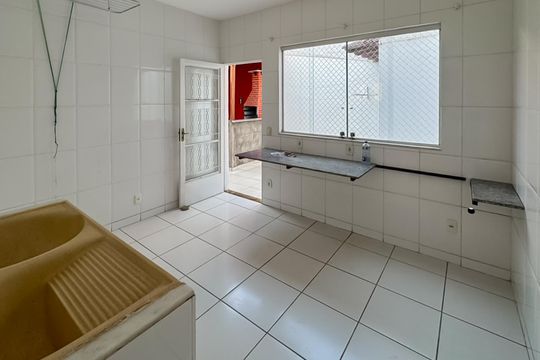 Casa para alugar com 3 quartos, 120m² em Horto Florestal, Belo Horizonte