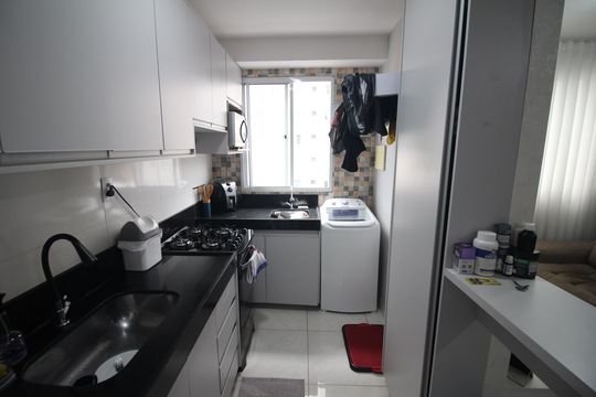 Cozinha e Área de Serviço de apartamento à venda com 2 quartos, 50m² em Jardim Riacho das Pedras, Contagem